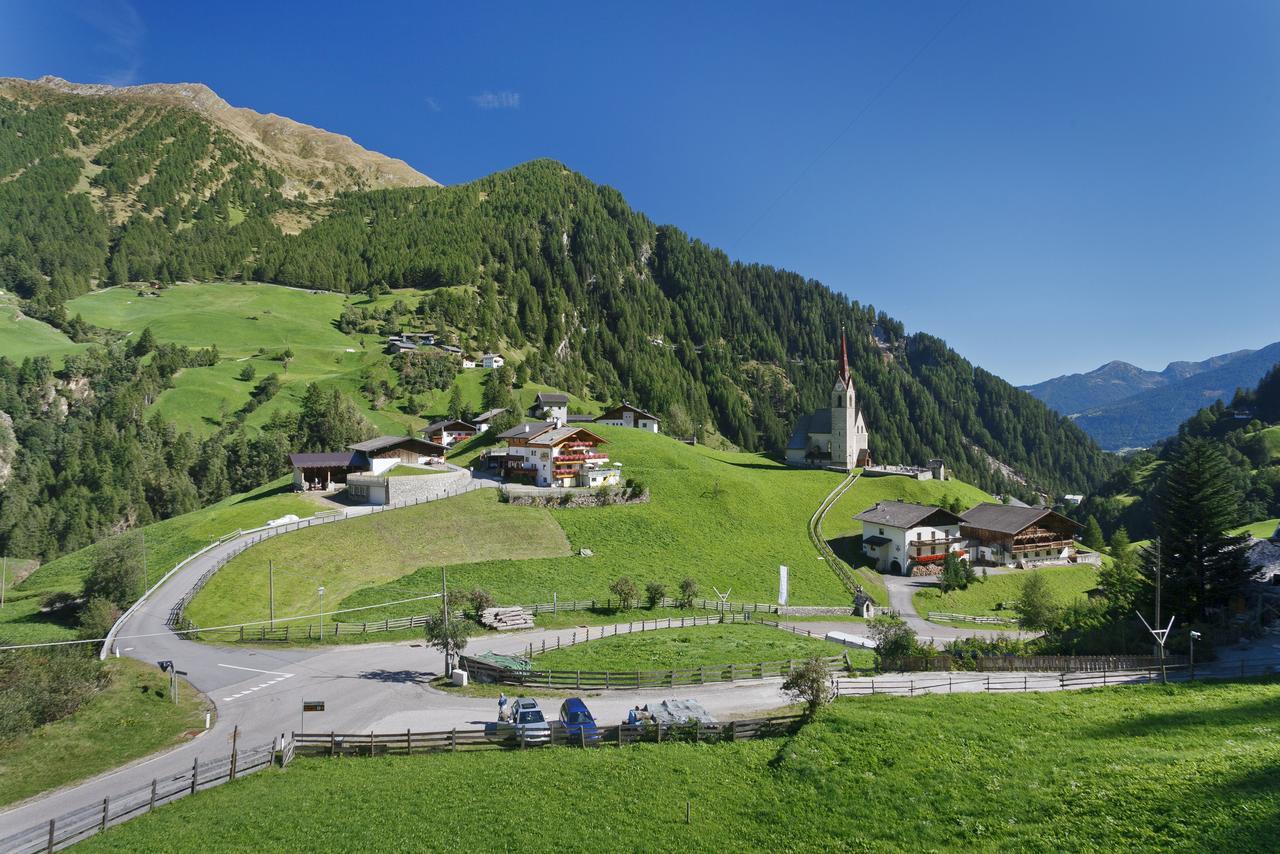 Gasthof Trausberg Corvara in Passiria Buitenkant foto